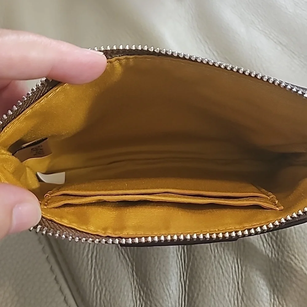 NWOT Coach Corner Zip Wristlet Signature Canvas